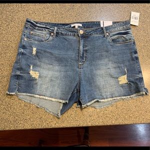 NWT STS Blue Aubrey mid rise women’s sz 20 shorts